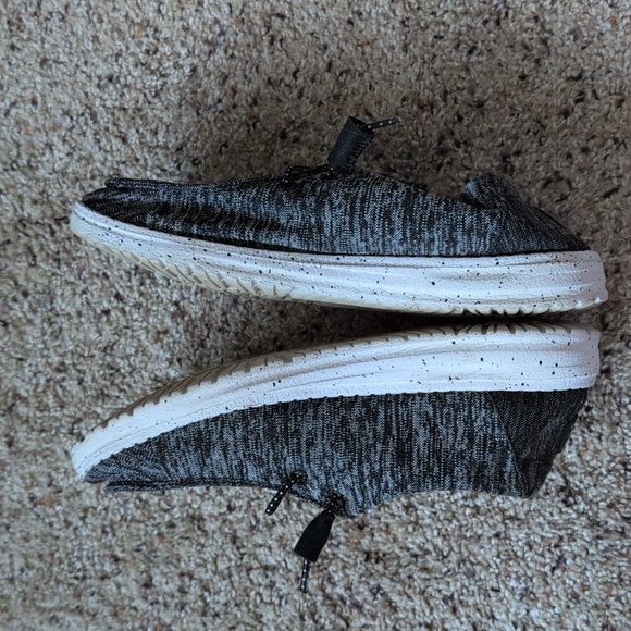 Hey Dude Casual Shoes Sz 7 - Picture 8 of 11